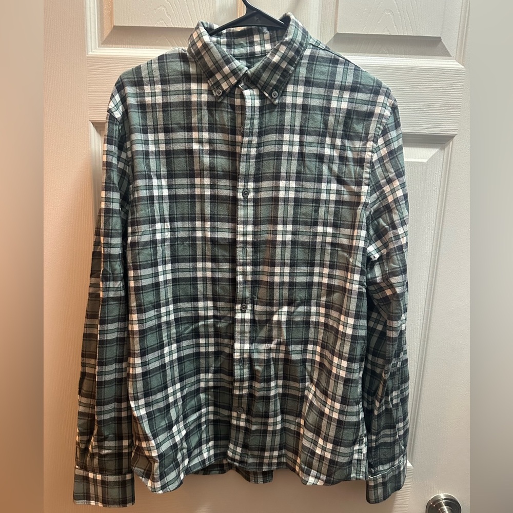 Express Men’s Medium Plaid Flannel - Green/Black/White